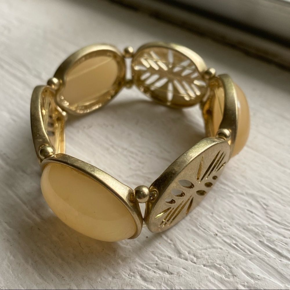 Vintage brushed gold cream‎ stone stretch bracelet